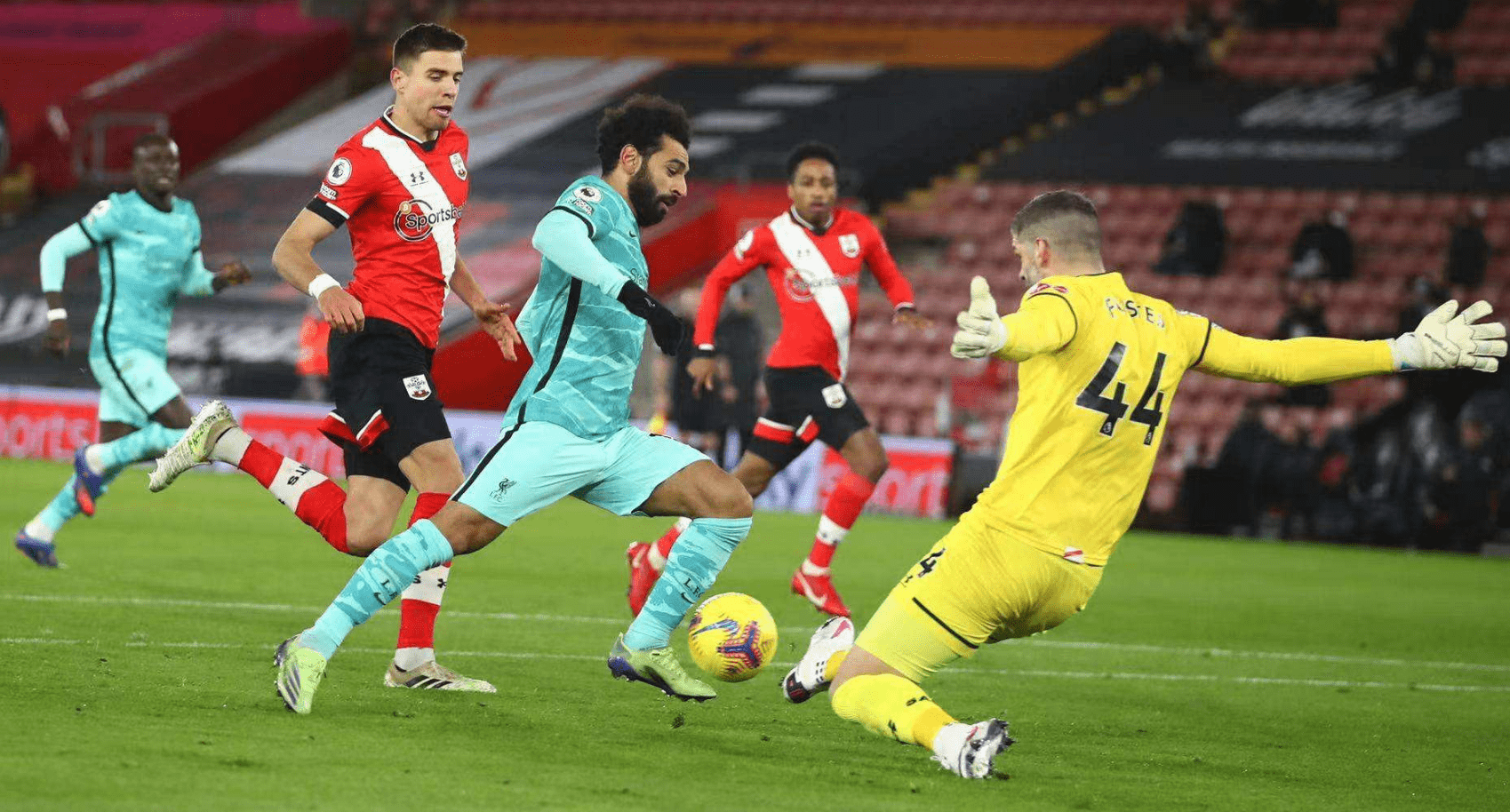 东契奇在防 东契奇在防