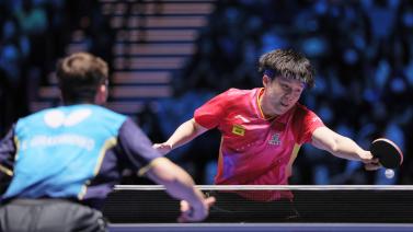 而是冷静地 而是冷静地