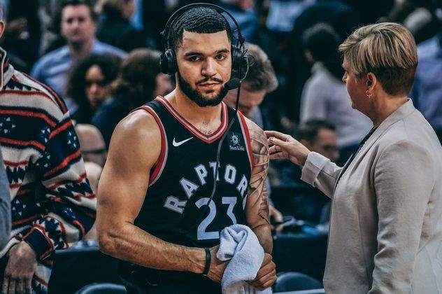 他保持了持 他保持了持